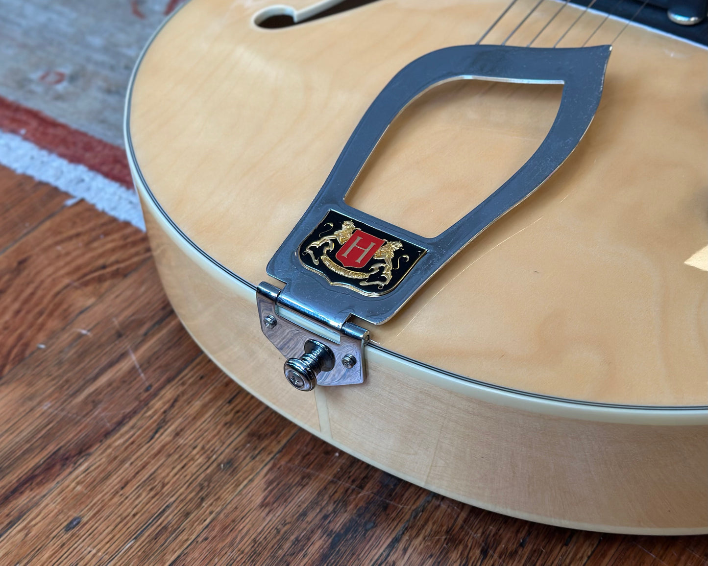 Hagstrom HJ500 Archtop