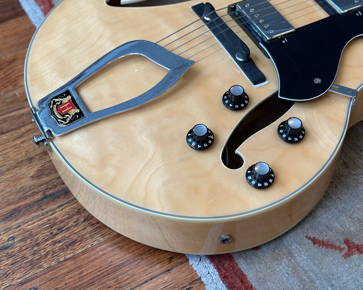 Hagstrom HJ500 Archtop