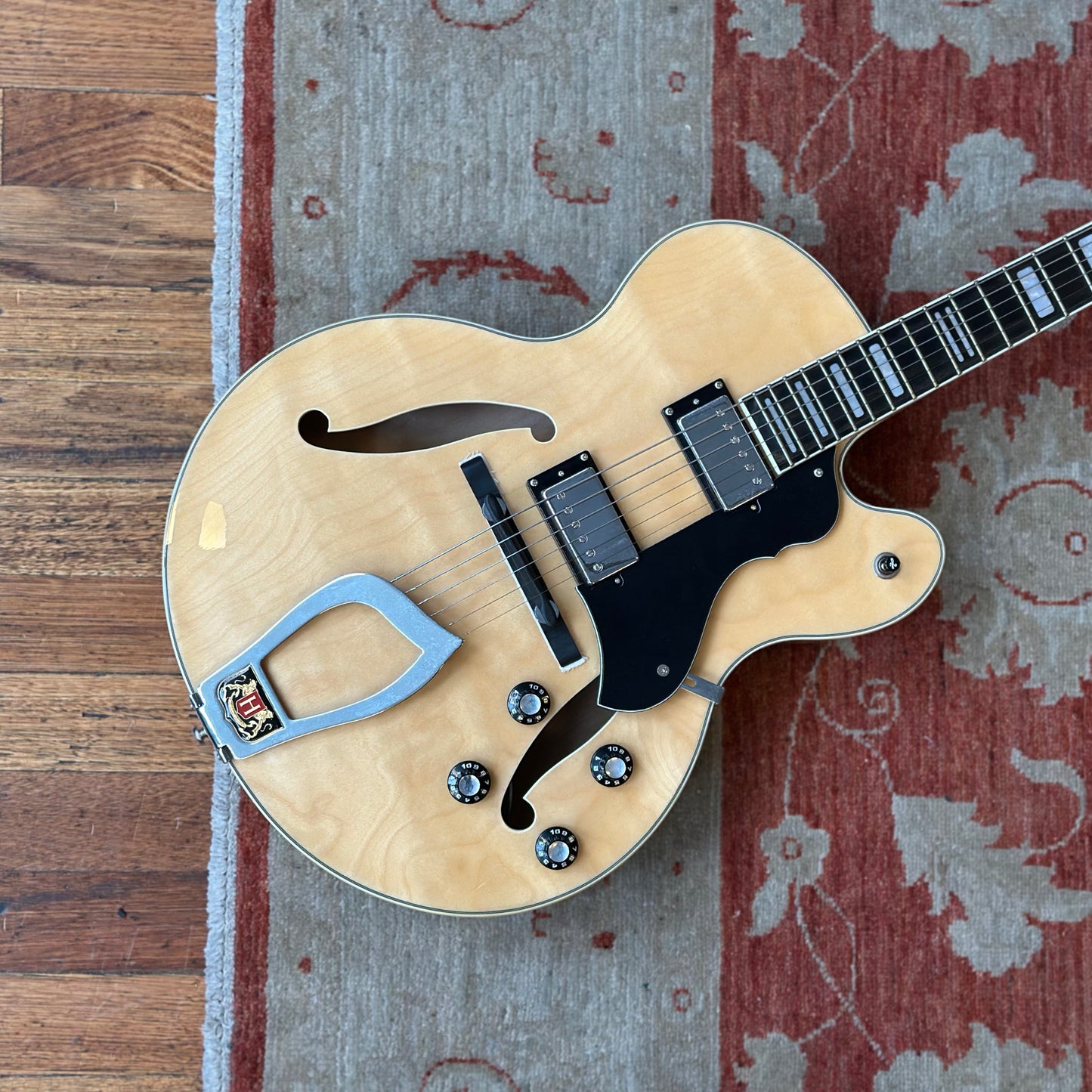Hagstrom HJ500 Archtop