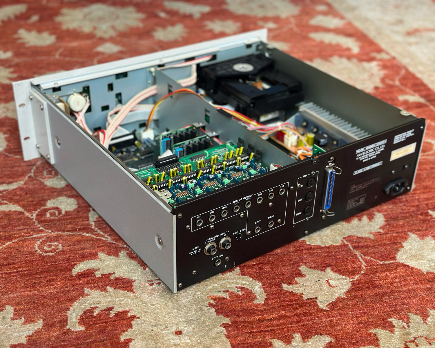 AKAI CD3000i CD-ROM Sample Player w/ 2 x EXM3008 RAM Cards