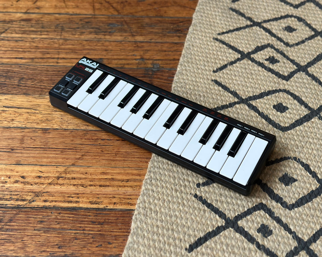 AKAI LPK25
