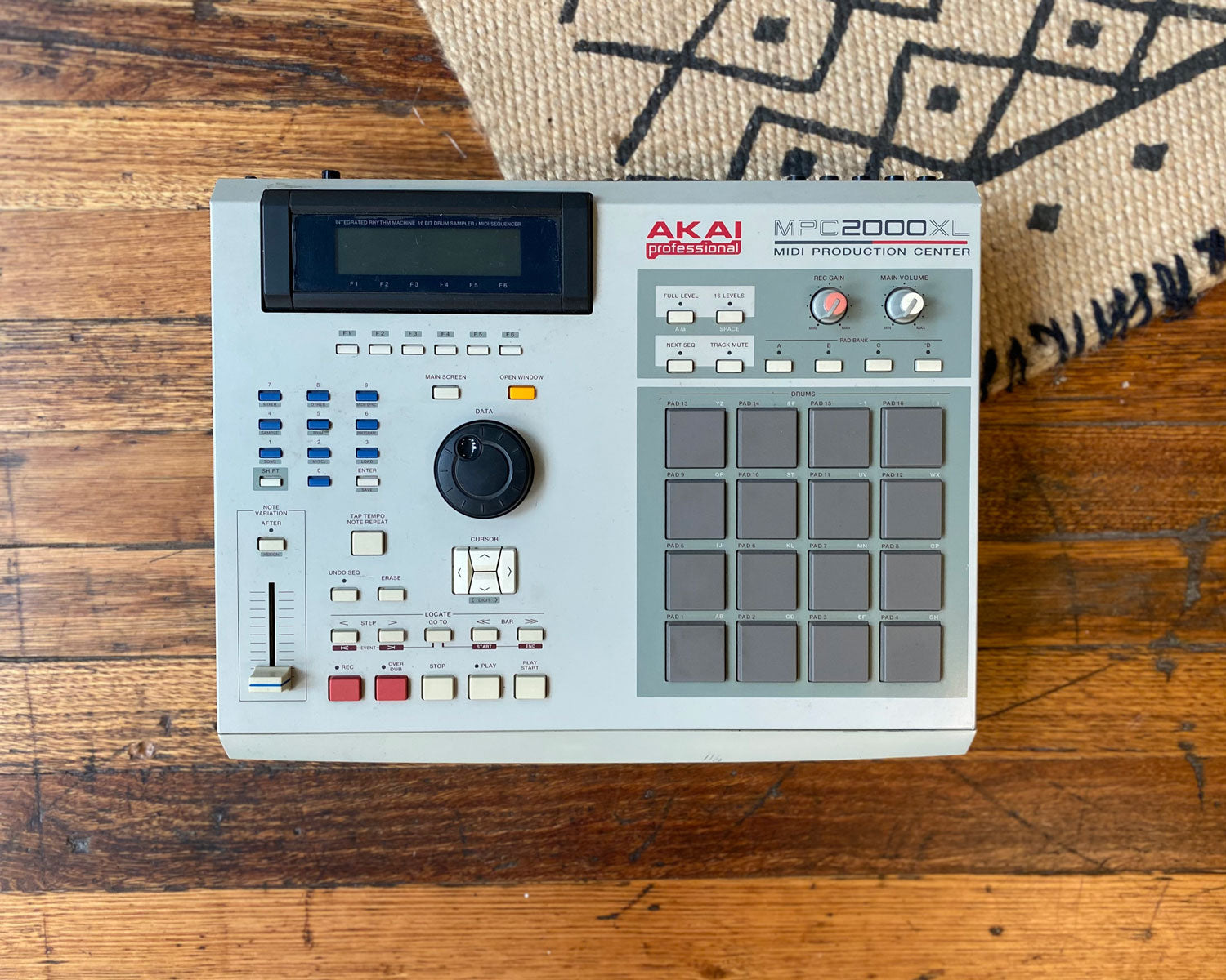 AKAI MPC2000XL