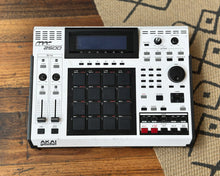 Load image into Gallery viewer, AKAI MPC2500SE
