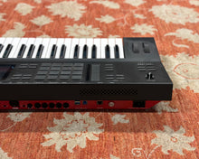 Load image into Gallery viewer, AKAI MPC Key 61 Standalone Music Production Synthesizer
