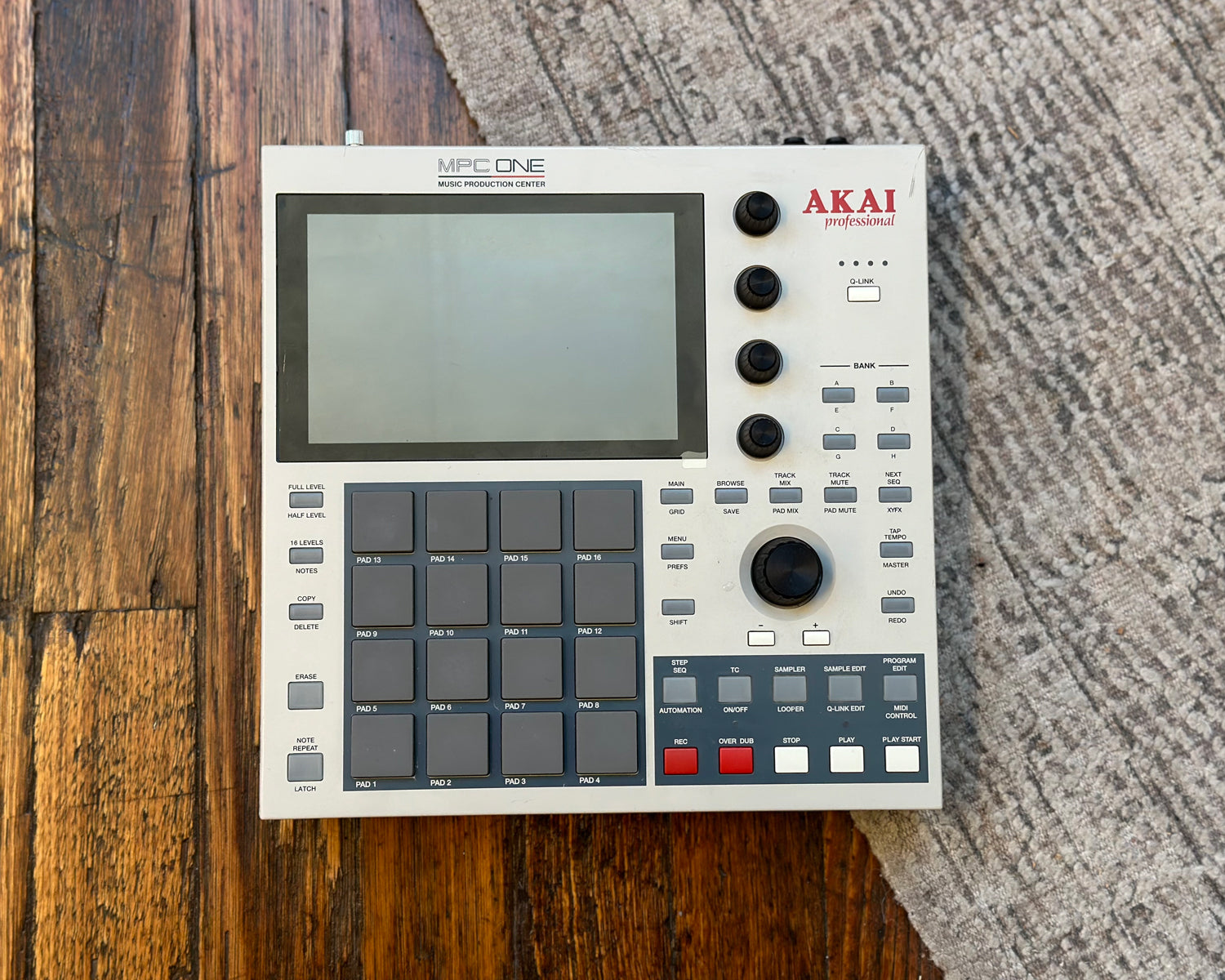 AKAI MPC One Retro – Found Sound