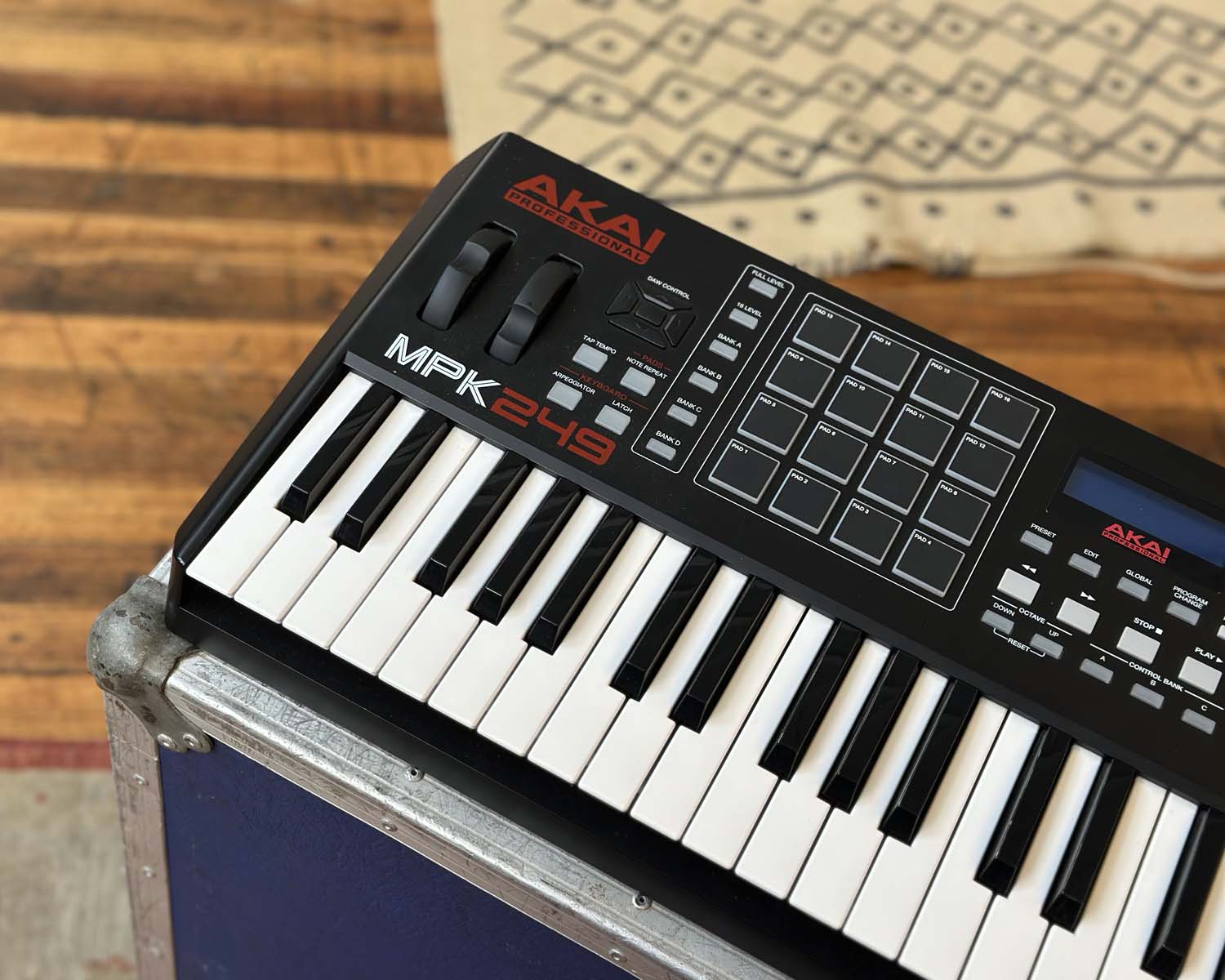 AKAI MPK249 MIDIキーボード MPK249 49-KEY USB/MIDI KEYBOARD CONTROLLER | Tom Lee Music
