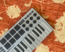Load image into Gallery viewer, AKAI MPK Mini Mk3 SE Grey w/Decksaver
