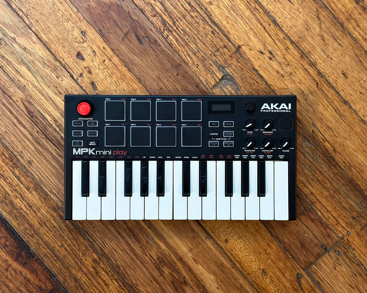 AKAI MPK mini Play – Found Sound