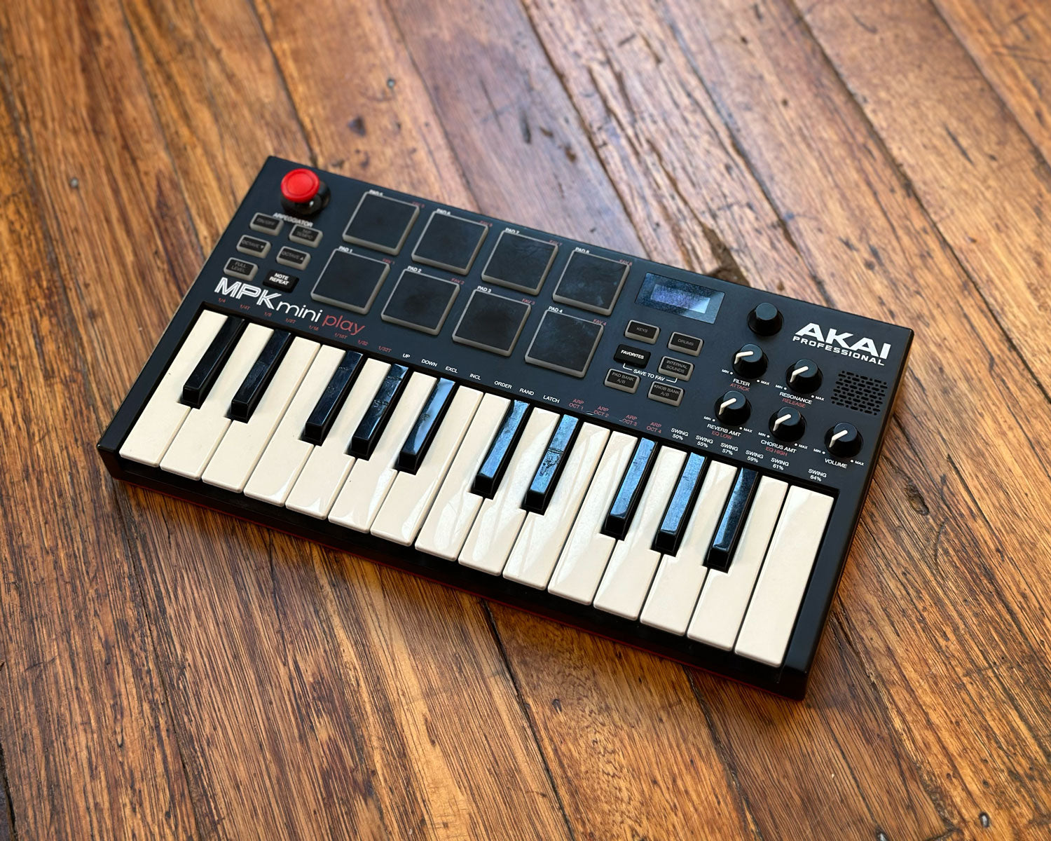 AKAI MPK mini Play – Found Sound