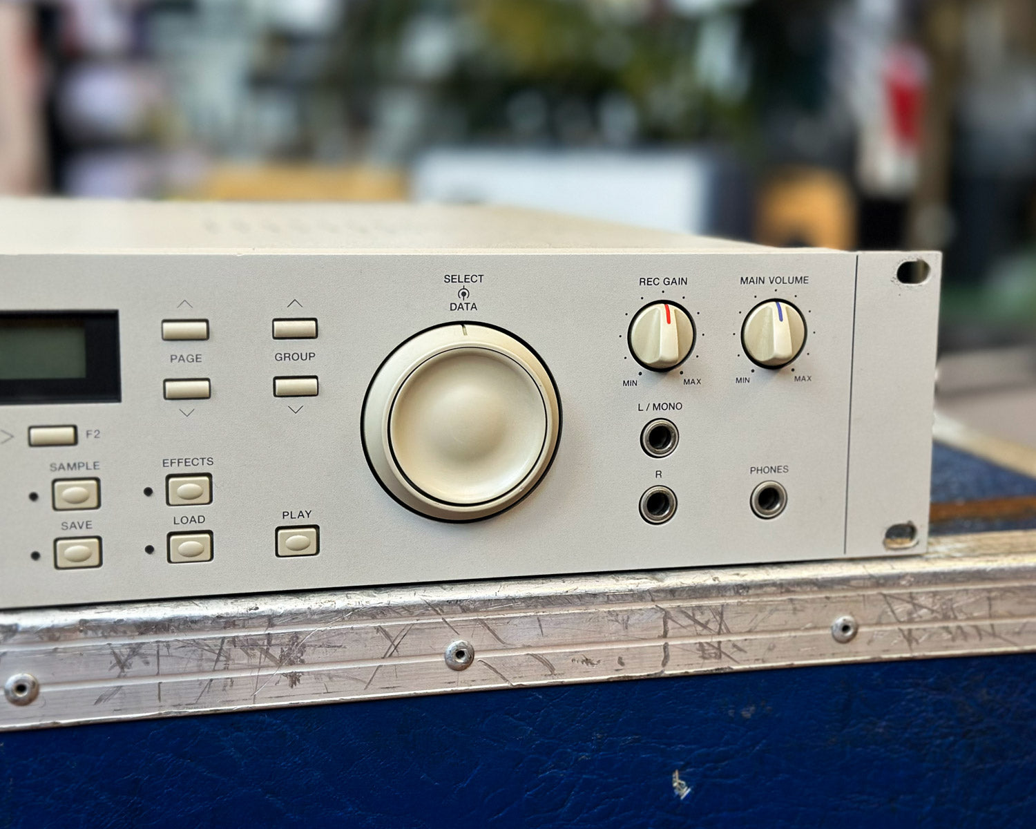 AKAI S2000 Midi Stereo Digital Sampler – Found Sound