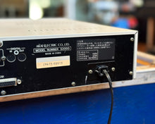 Load image into Gallery viewer, AKAI S2000 Midi Stereo Digital Sampler
