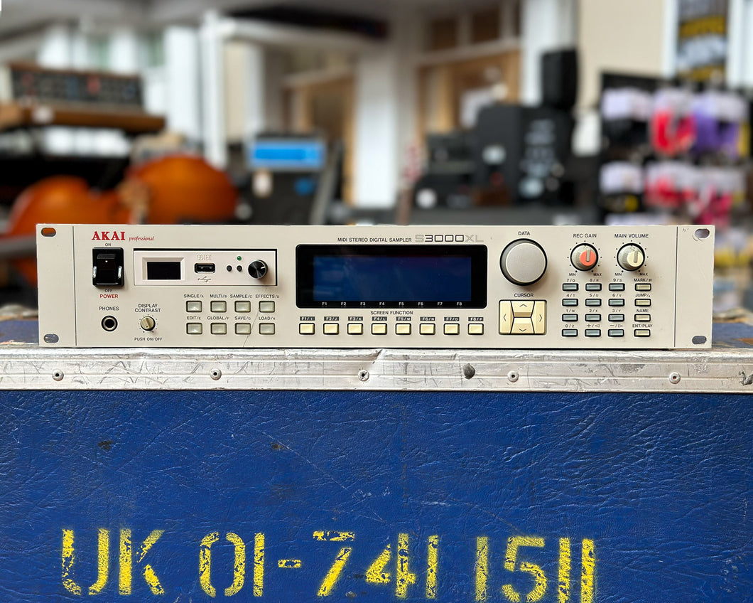 AKAI S3000XL 16 Bit Professional Stereo Digital Sampler with USB mod & Backlight upgrade