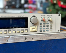 Load image into Gallery viewer, AKAI S3000XL 16 Bit Professional Stereo Digital Sampler with USB mod &amp; Backlight upgrade

