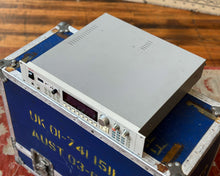 Load image into Gallery viewer, AKAI S3000XL 16 Bit Professional Stereo Digital Sampler with USB mod &amp; Backlight upgrade
