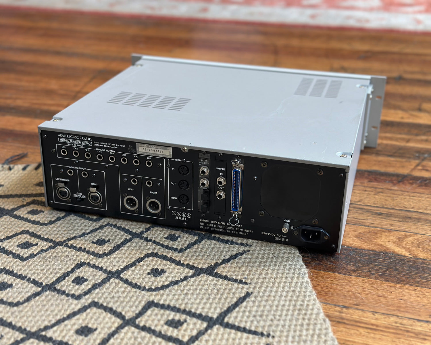 DTM・DAW AKAI S3200 Exploring the Akai S3200: A Sampler Legacy | TikTok