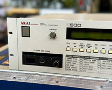Load image into Gallery viewer, AKAI S900 Midi Digital Sampler
