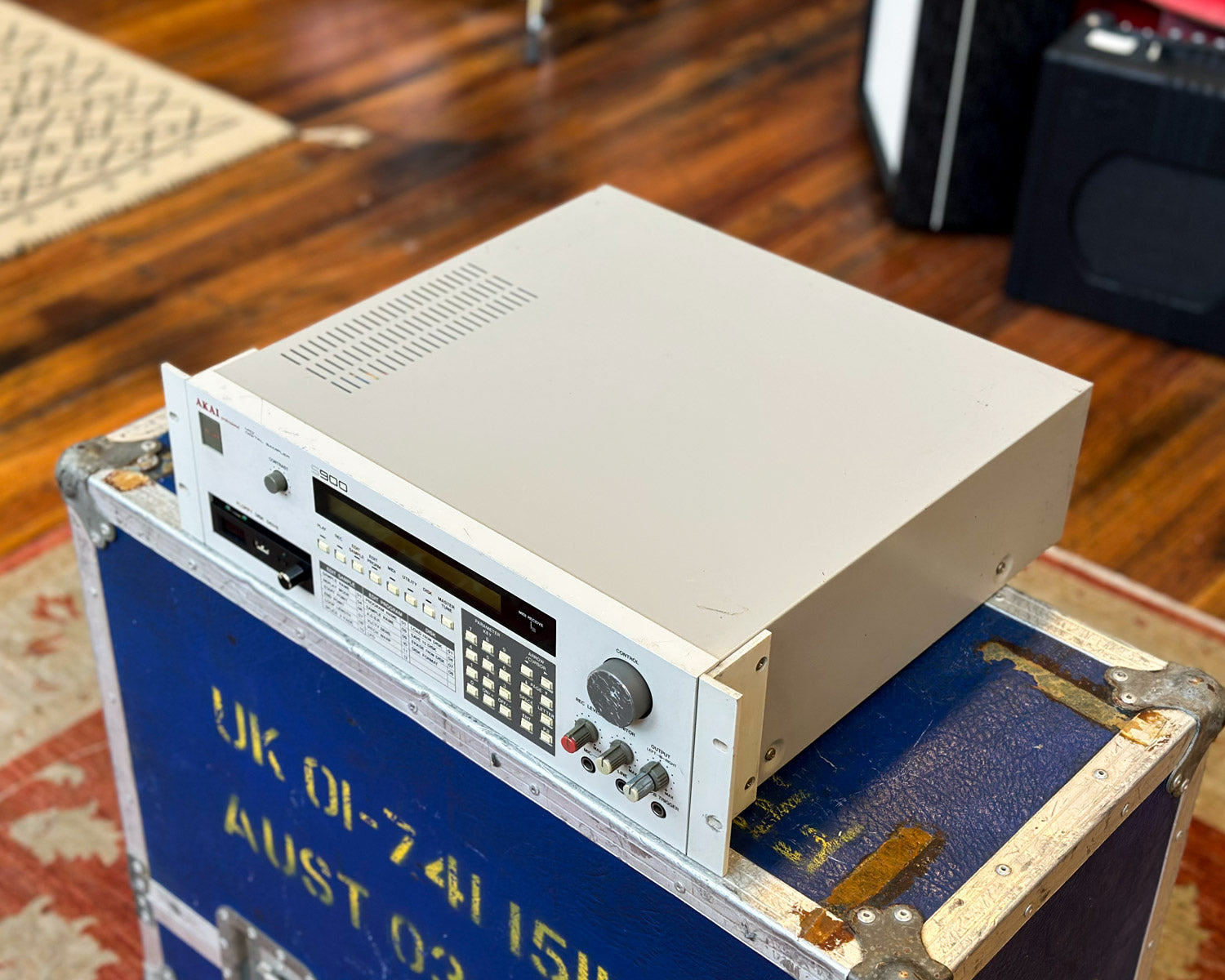 配信機器・PA機器・レコーディング機器 akai s900 midi digital sampler 配信機器・PA機器・レコーディング機器 akai s900 midi digital