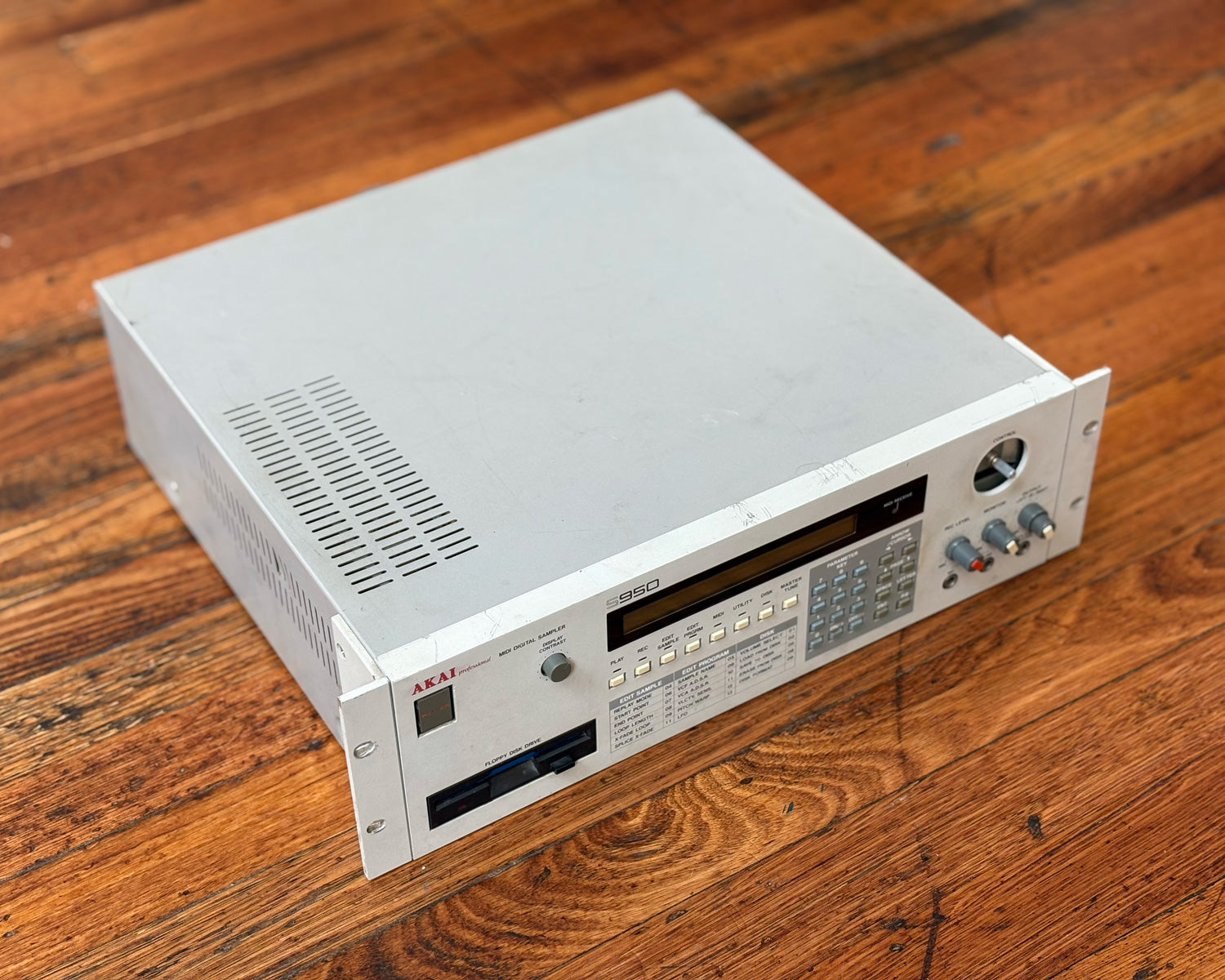 Akai s950 MIDIデジタルサンプラー Akai S950 Part ONE: An introduction to the sampler that changed