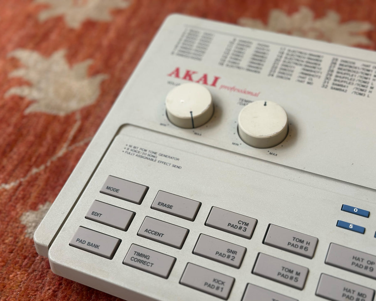 AKAI XR-10