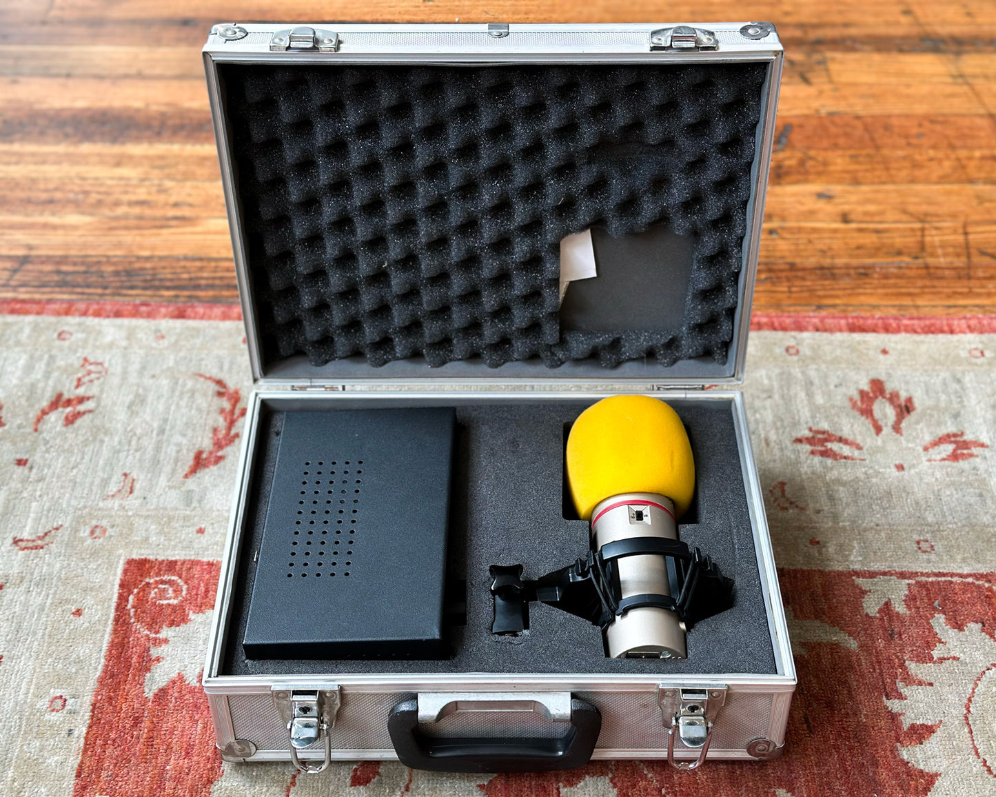 AKG Solidtube Valve Mic w/ Preamp & Hardcase