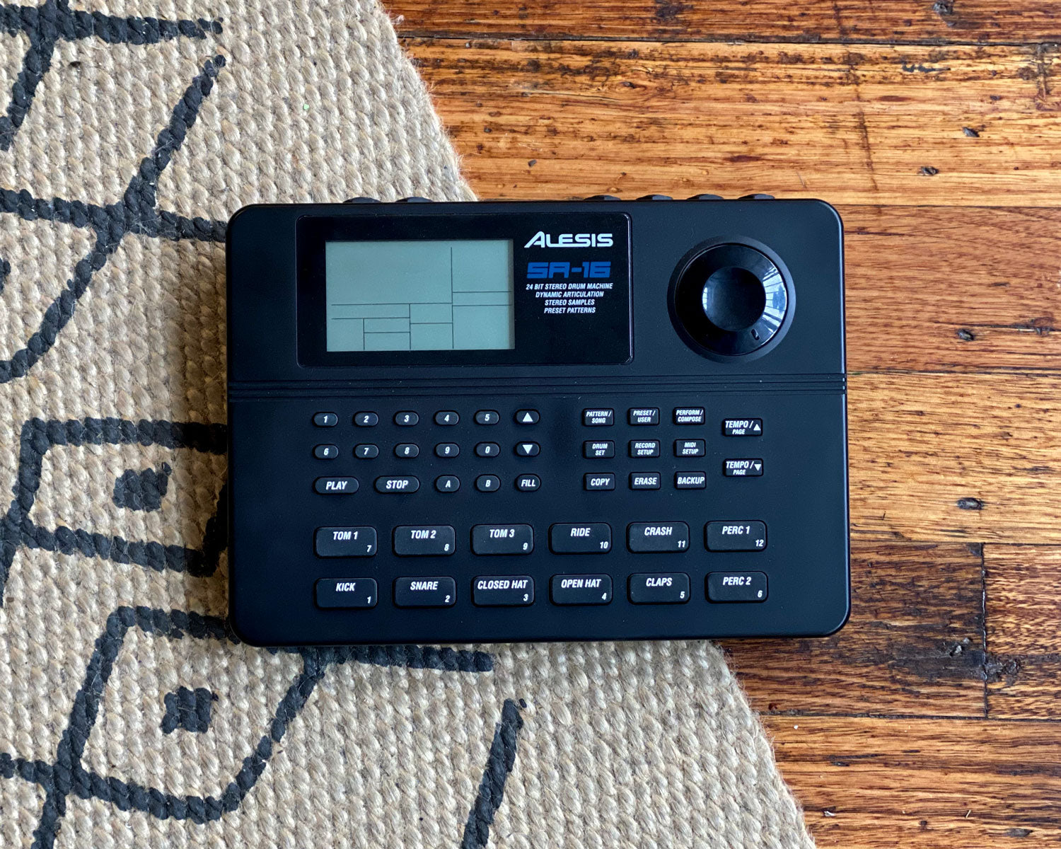 ALESIS SR-16 – Found Sound