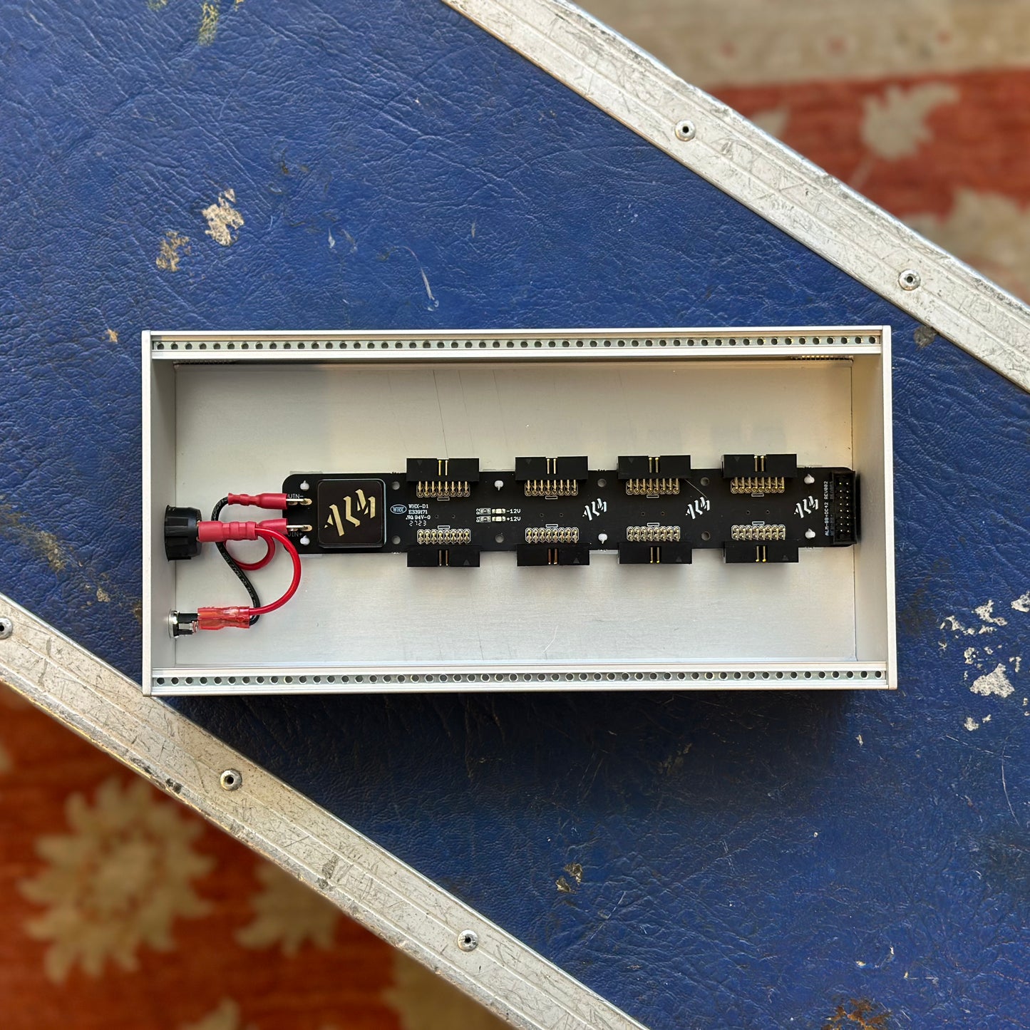 ALM Busy Circuits 52HP 3U case with power supply