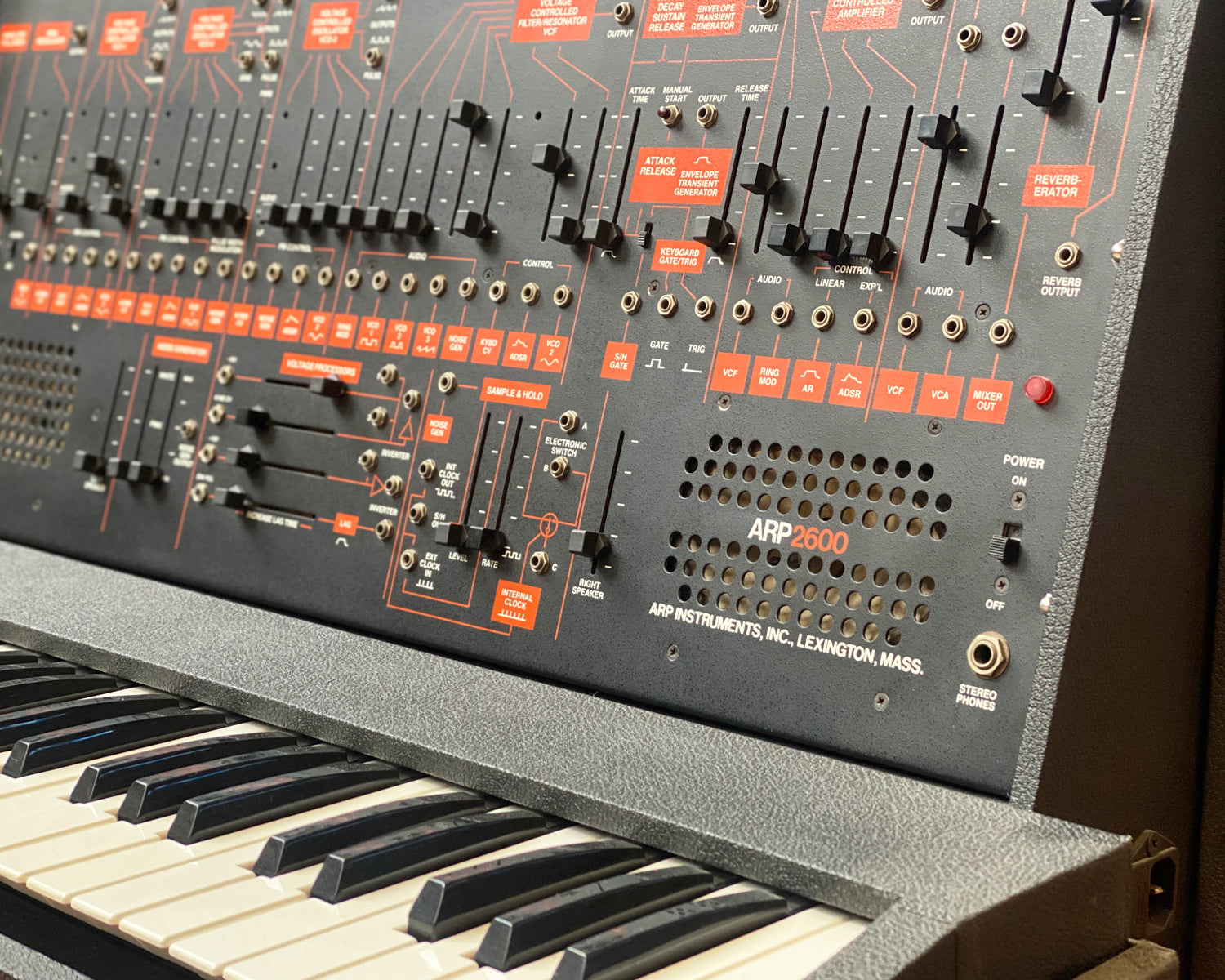 ARP 2600 w/ 3620 Keyboard – Found Sound