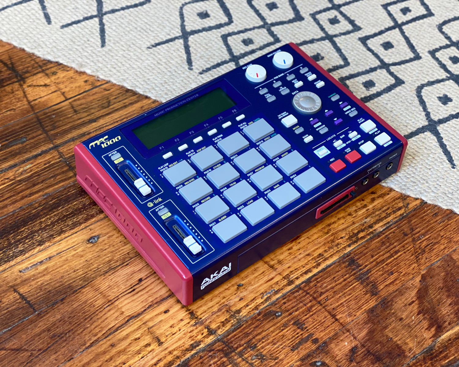 AKAI MPC1000 ネイビー Akai MPC1000 Sampler JJOS ver3.16 Installed Standalone Music