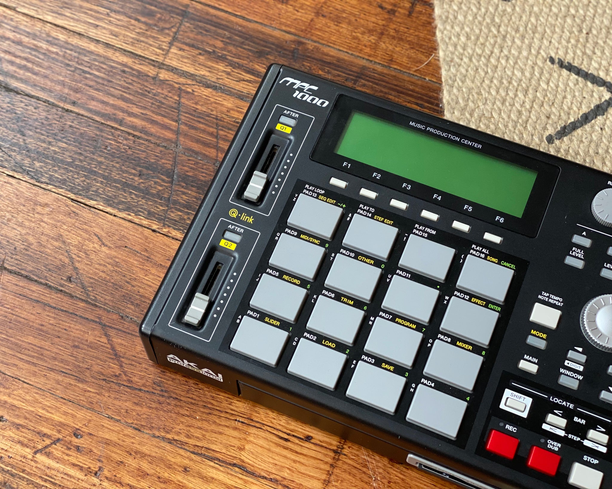 Akai MPC1000 MIDI Production Center w/ JJOS