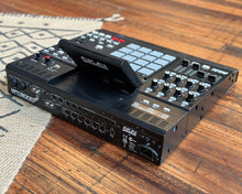 Load image into Gallery viewer, Akai MPC5000 MPC5000 Music Production Drum Machine with Synthesizer

Akai Pro
