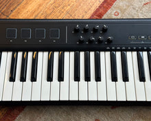 Load image into Gallery viewer, Alesis QX61 Midi Keyboard
