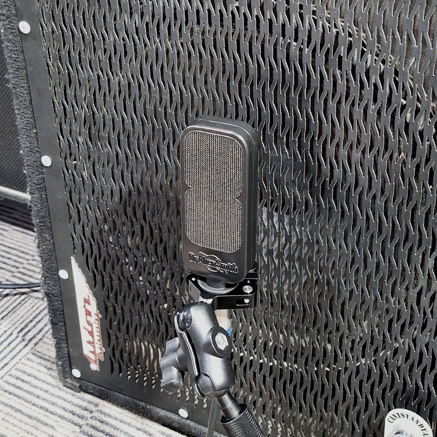 DrAlienSmith Alien8 Figure 8 Dynamic Microphone