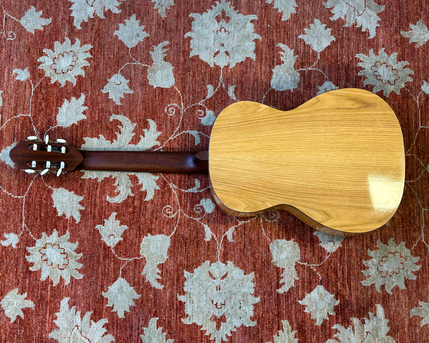 Amada 4735 Classical Guitar