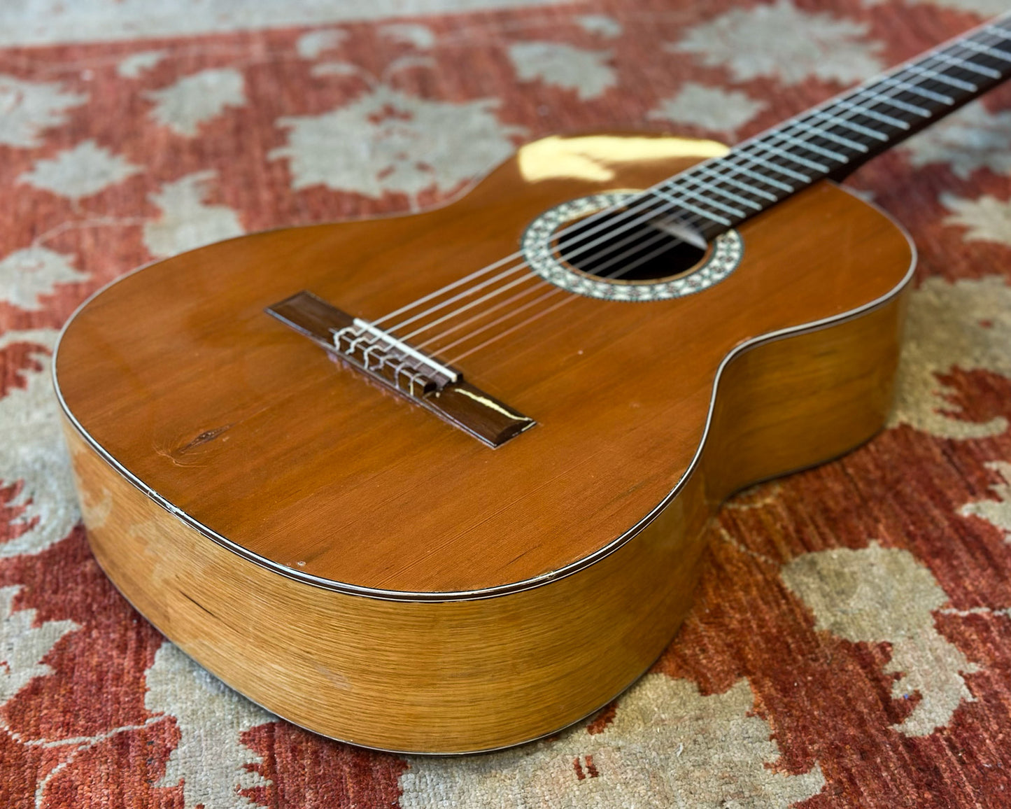 Amada 4735 Classical Guitar