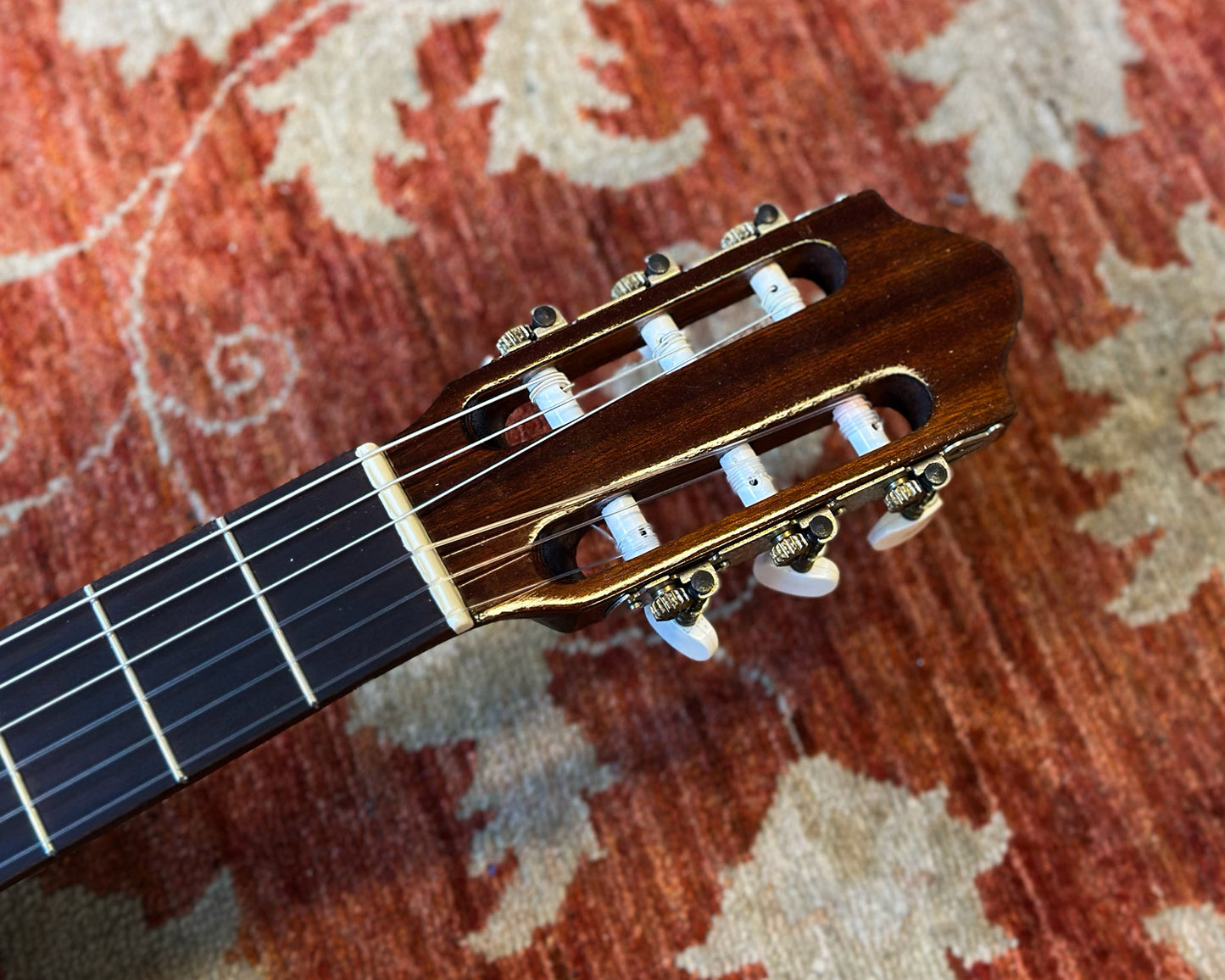 Amada 4735 Classical Guitar