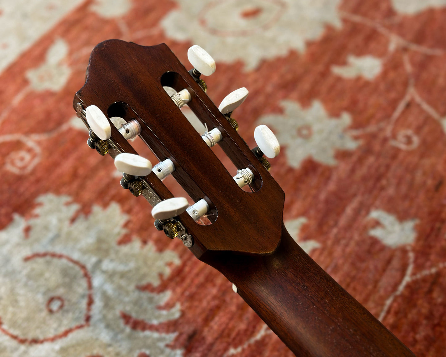 Amada 4735 Classical Guitar