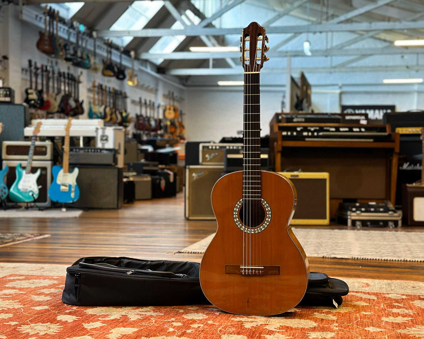 Amada 4735 Classical Guitar