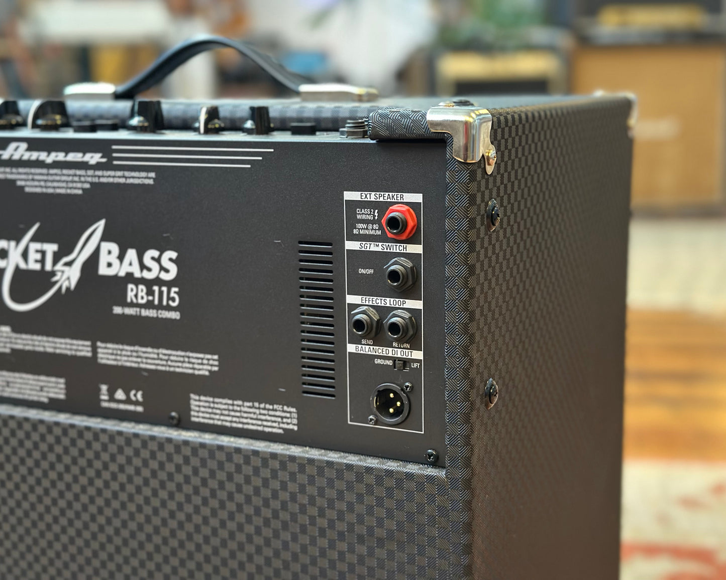 Ampeg Rocket Bass 115 200 Watt Bass Combo