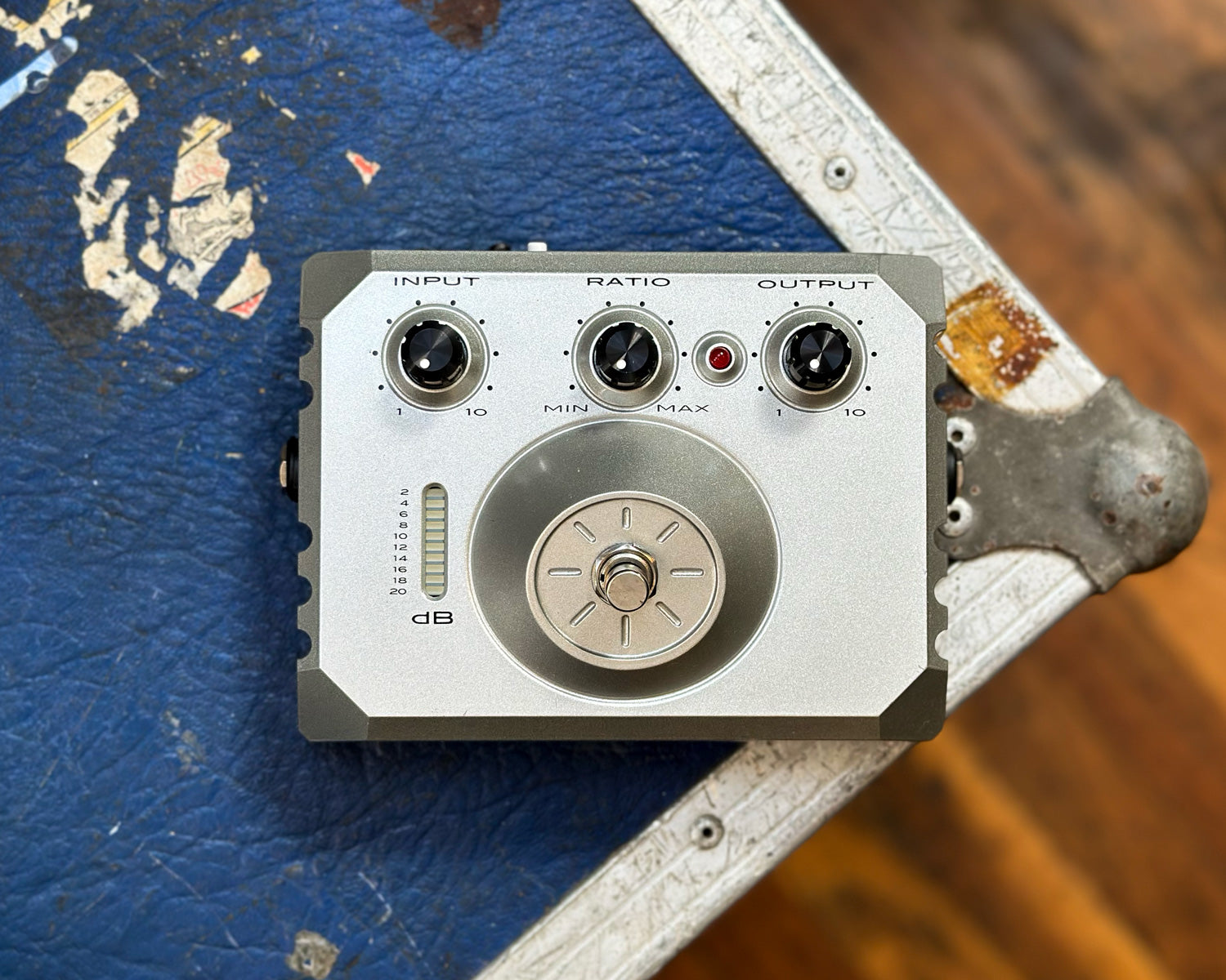 Aphex Punch Factory Optical Compressor Pedal – Found Sound