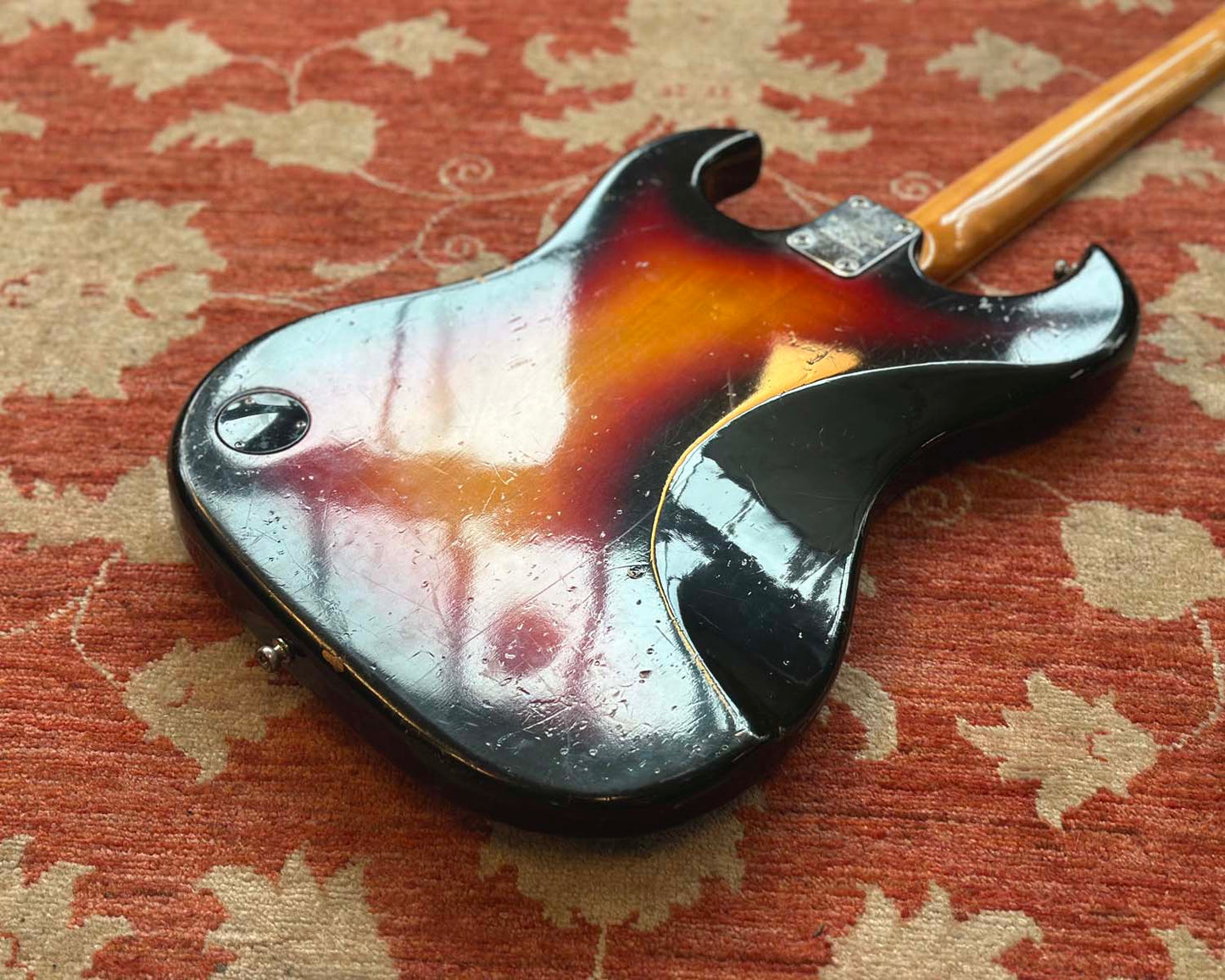 1960s Aria Diamond