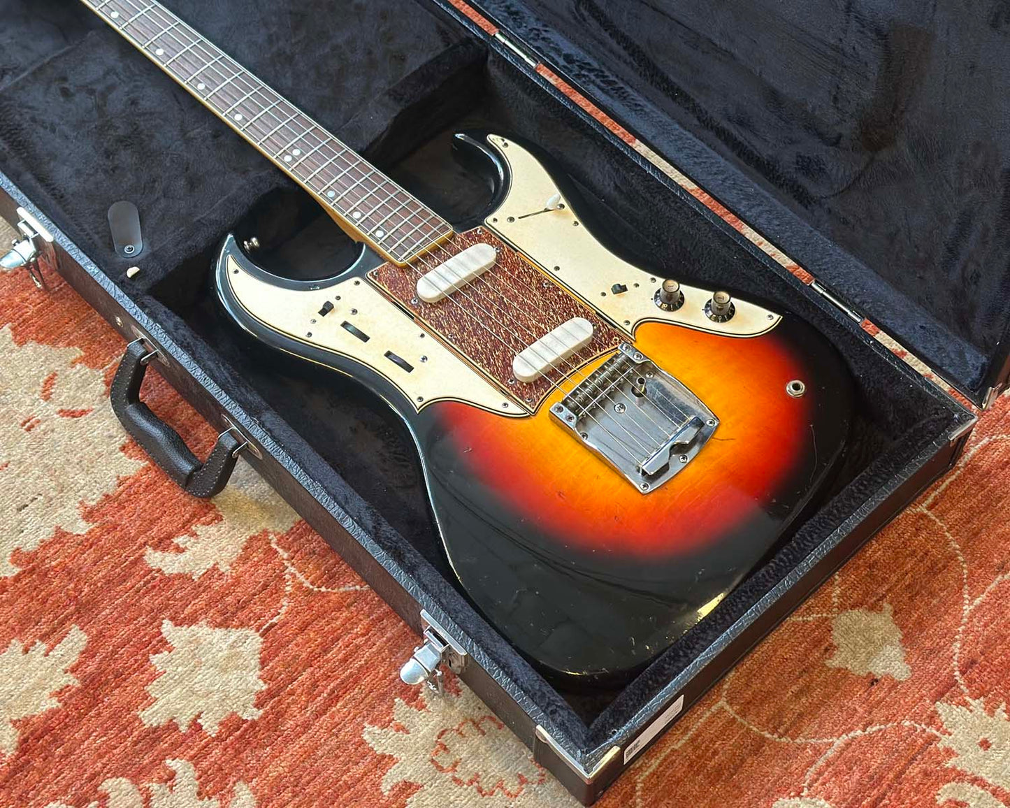 1960s Aria Diamond