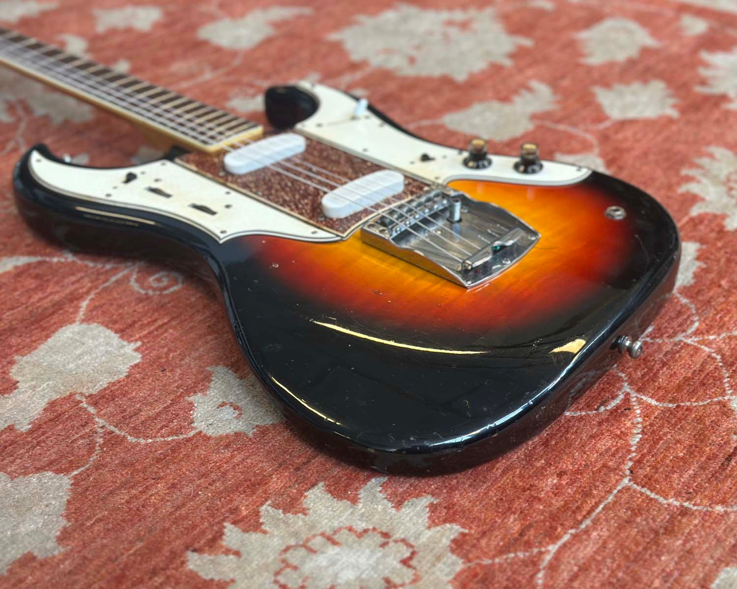 1960s Aria Diamond