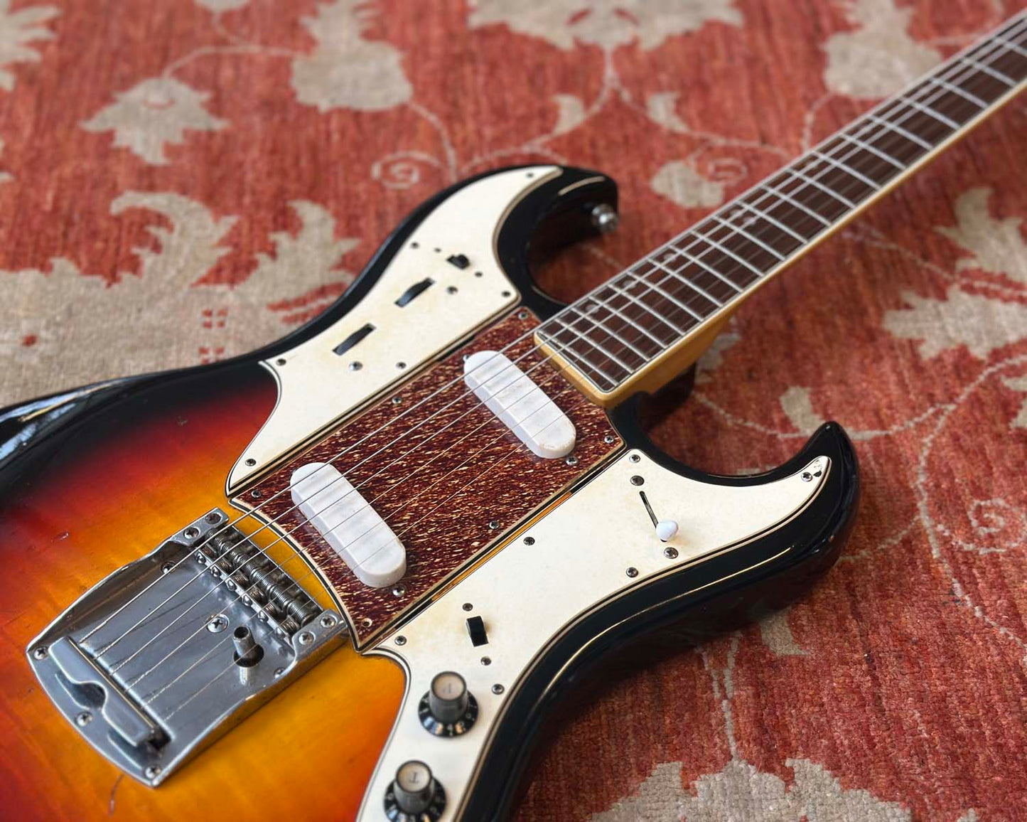 1960s Aria Diamond
