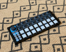 Load image into Gallery viewer, Arturia Beatstep - Black
