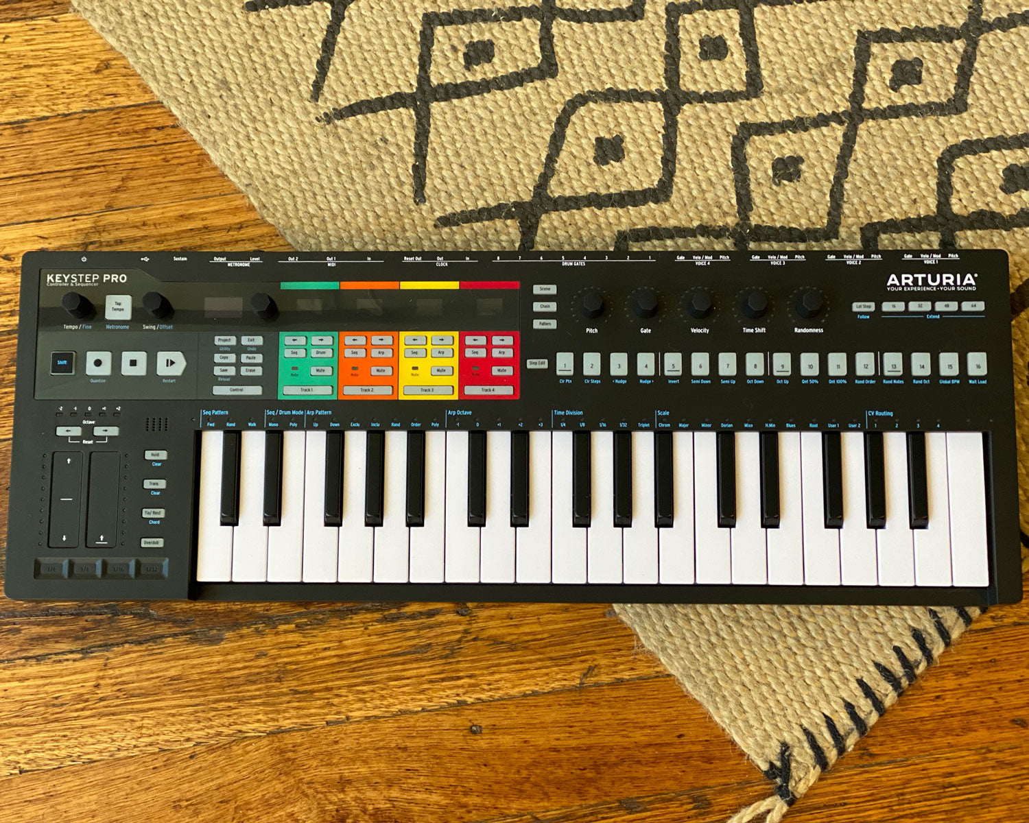 ARTURIA KeyStep Pro 激レアBlack Edition Amazon.com: ARTURIA MIDI Keyboard Controller with KeyStep
