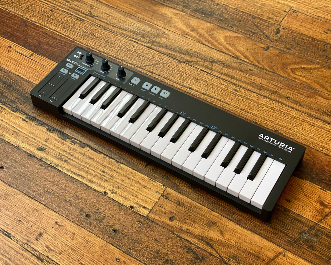 ARTURIA KEYSTEP 32鍵 MIDIキーボード BLACK Arturia KeyStep (Black) - MIDI Controller | Turramurra Music