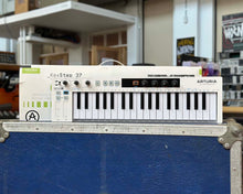 Load image into Gallery viewer, Arturia Keystep 37 - White

