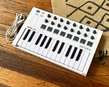 Load image into Gallery viewer, Arturia MiniLab mk2
