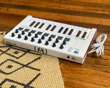 Load image into Gallery viewer, Arturia MiniLab mk2
