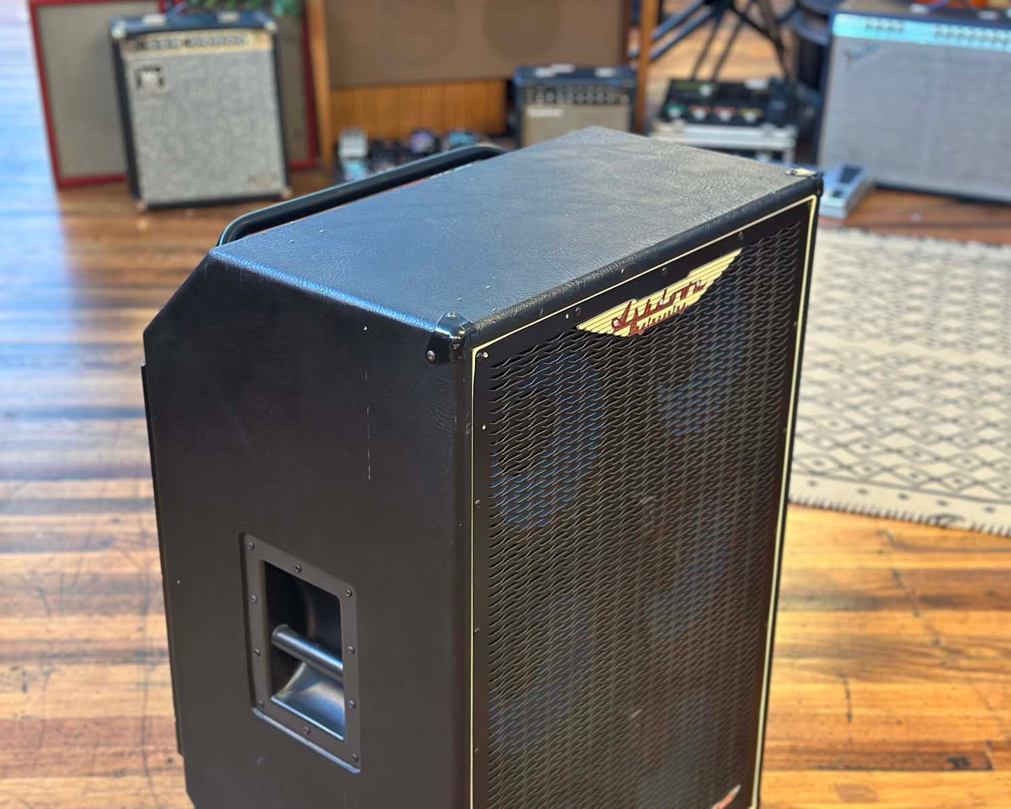 Ashdown ABM 610 900W 4Ω Bass Cabinet